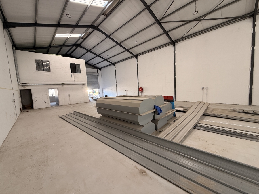 To Let Commercial Property for Rent in Rivergate Western Cape